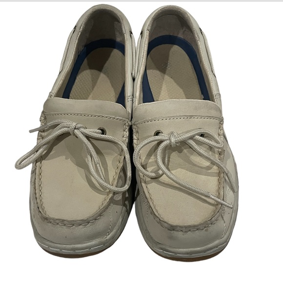 WEST MARINE Cream 1-Eye Performance Boat Mocs in size 8 Pre owned condition. - Picture 2 of 11